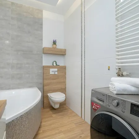 Cozy Pachonskiego With Balcony And Parking By Renters * クラクフ