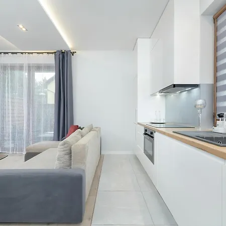 Cozy Pachonskiego With Balcony And Parking By Renters アパート